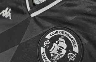 Em março, o Vasco lançou o seu terceiro manto para a temporada 2021. Batizado de 'Timoneiro', o uniforme é inspirado nas primeiras guarnições do remo, esporte tradicional e que deu origem ao clube. A camisa custa R$239,90.