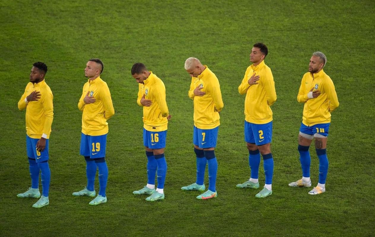 Brasil e Peru se enfrentaram no Estdio Nilton Santos, pelas semifinais da Copa Amrica 