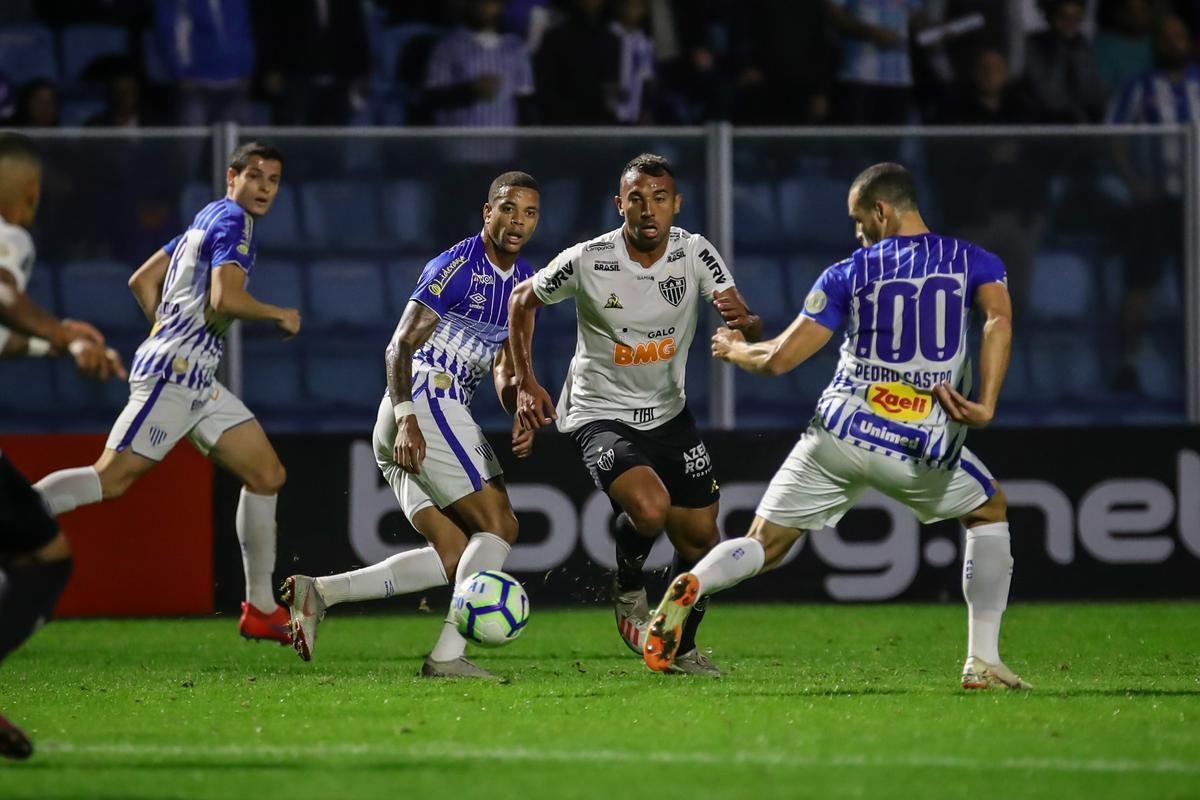 Fotos da partida entre Ava e Atltico, pelo Campeonato Brasileiro