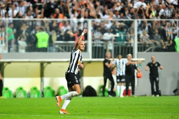 Galo deslanchou no segundo tempo com gols de Fbio Santos, de pnalti, e Vinicius