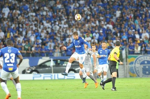 Fotos do primeiro tempo do duelo entre Cruzeiro e Racing, no Mineiro, pela Libertadores