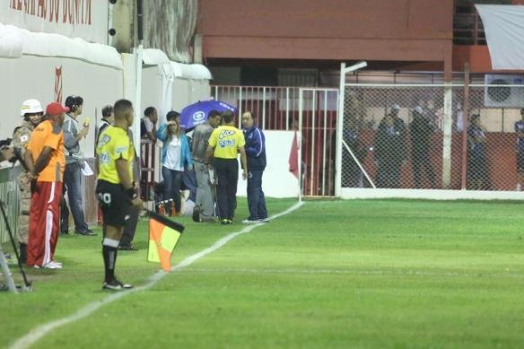 Villa Nova e Cruzeiro se enfrentaram pela oitava rodada do Campeonato Mineiro