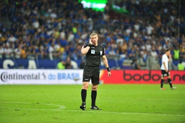 Cruzeiro venceu Corinthians por 1 a 0, nesta quarta-feira, no Mineiro, pela partida de ida da final da Copa do Brasil