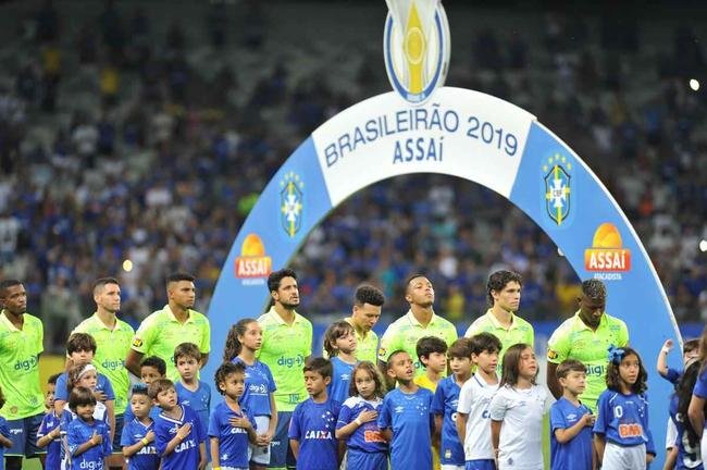 Cruzeiro estreou terceiro uniforme, o ltimo produzido pela Umbro