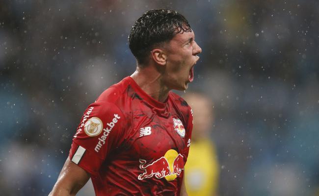 Thiago Borbas marcou o gol de empate aos 45 do segundo tempo