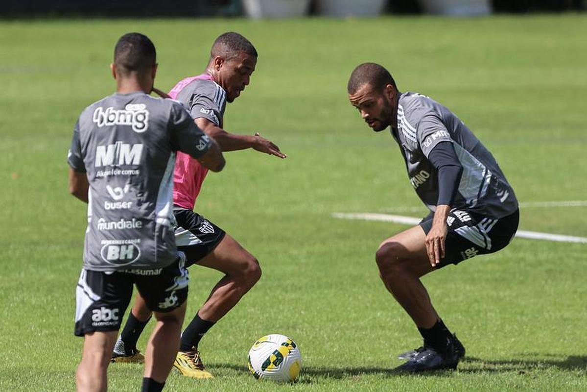 Atltico treina na Cidade do Galo sob o comando de Lucas Gonalves, tcnico interino permanente. Turco Mohamed foi demitido na manh desta sexta-feira (22).