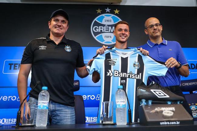 Gustavinho - meia-atacante de 21 anos: emprestado ao Grêmio até o fim de 2023