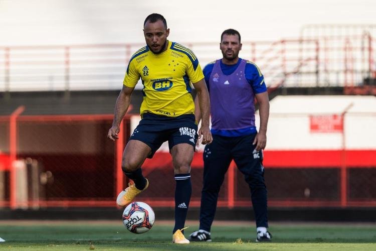 Com atividade no estádio Antônio Accioly, do Atlético-GO, o Cruzeiro encerrou a preparação para enfrentar o Goiás, pela 22ª rodada da Série B. A partida está marcada para 21h30 desta terça-feira, na Serrinha, em Goiânia.