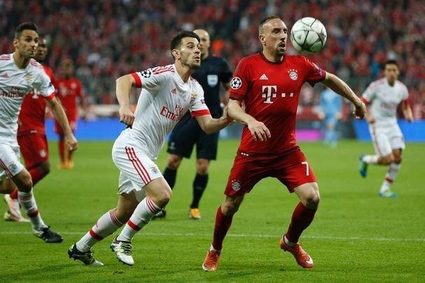 No Allianz Arena, volante chileno Vidal marcou o único gol da partida