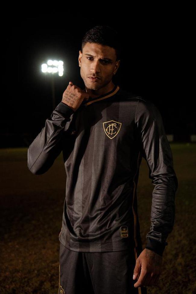 Camisas com mangas longas de Amrica, Botafogo-SP, CSA, Cricima, Figueirense, Remo, Santa Cruz e Vitria