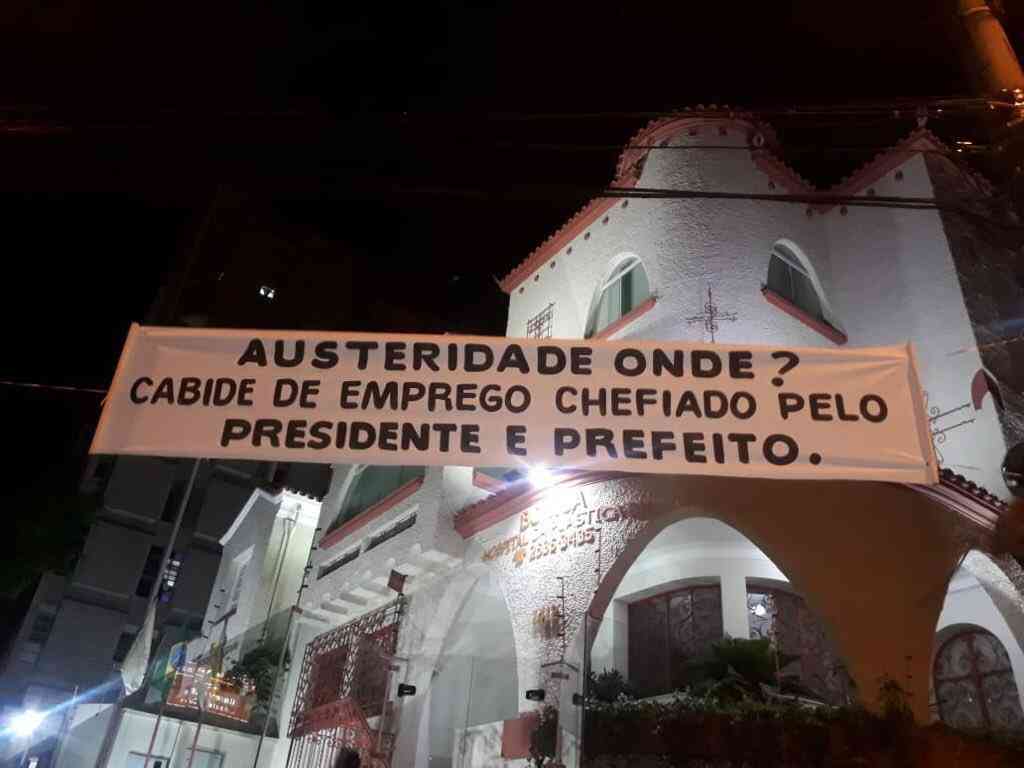 Presidente Srgio Sette Cmara, Alexandre Kalil e membros do Conselho Deliberativo foram alvos do protestos 