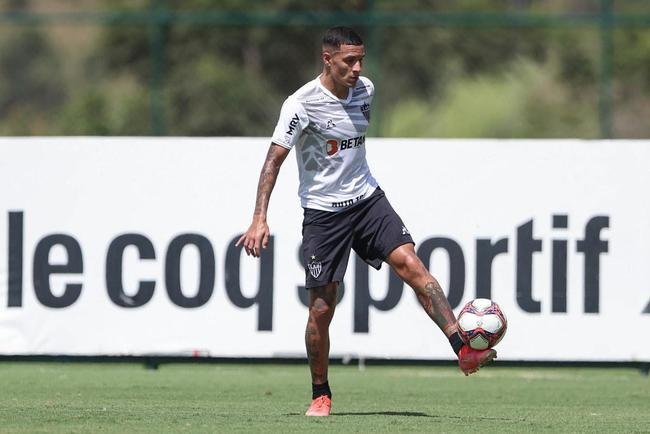 13 - Guilherme Arana
