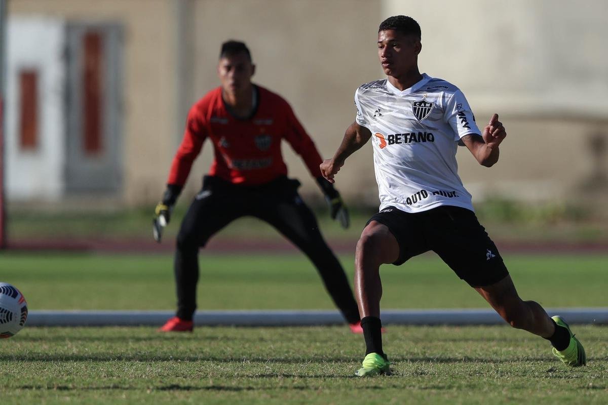 Atlético teve atividade no Estádio Olímpico Brígido Iriarte, em Caracas, antes da estreia na Libertadores