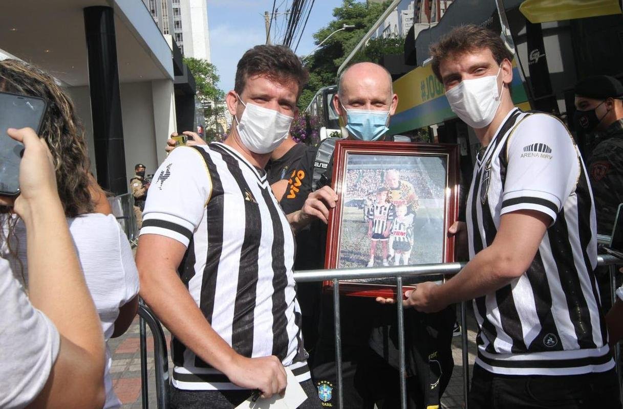 Chegada da Seleo Brasileira a Belo Horizonte, para jogo contra o Paraguai, pelas Eliminatrias