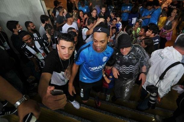 Fotos do 'Game of Dreams', jogo festivo dos Amigos do Ronaldinho contra os Amigos do Penta