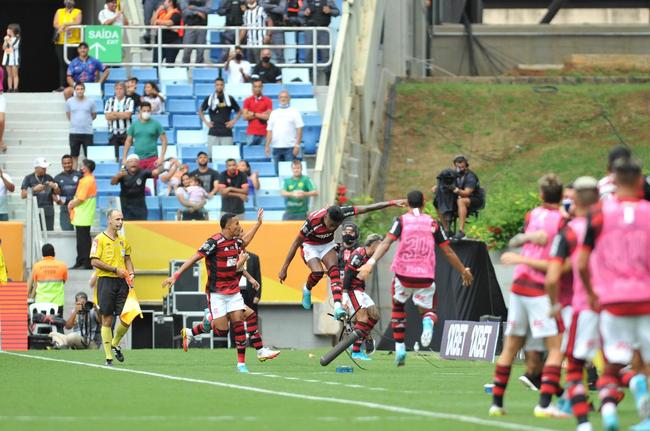 Fotos do empate por 2 a 2 entre Atltico e Flamengo na final da Supercopa do Brasil, na Arena Pantanal, em Cuiab