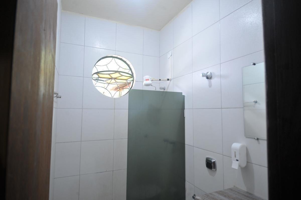 Amrica abriu Casa do Atleta, alojamento que recebe jovens das categorias de base do clube no Centro de Treinamento Lanna Drumond. Local abriga 60 jogadores. Segundo direo, contineres eram utilizados para receber atletas em perodo de testes, mas j esto desativados. Por falta de alvars da prefeitura de Contagem e laudo do Corpo de Bombeiros, Amrica realocou garotos em hotel de Belo Horizonte at regularizao do CT.