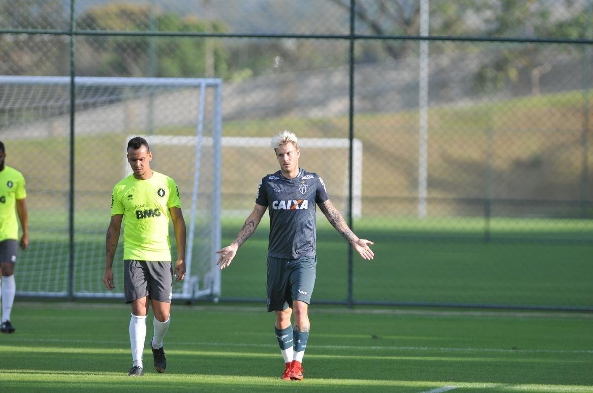 Atltico derrotou Coimbra em jogo-treino na Cidade do Galo com gols de Galdezani, Edinho e Fbio Santos
