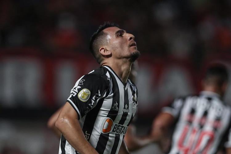 Veja as fotos do confronto entre Atlético-GO e Atlético, no estádio Antônio Accioly, em Goiânia, pela 27ª rodada da Série A do Brasileirão.