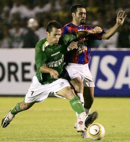 Corrêa - Jogou no Palmeiras entre 2003 e 2006. Foi para o Atlético em 2009 e ficou até 2010. Voltou ao Palmeiras em 2012.