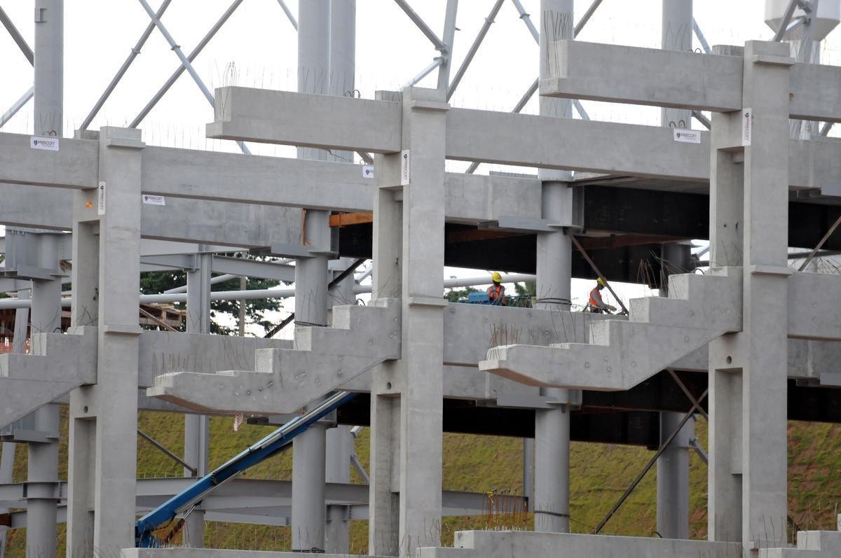 Arena MRV completa um ano de obras neste 20 de abril de 2021. Veja como est o andamento da construo do estdio do Atltico, que tem previso de ficar pronto em outubro de 2022. Sero 46 mil lugares, 2.333 vagas de estacionamento, 40 bares e 80 camarotes. O empreendimento fica no bairro Califrnia, em Belo Horizonte. (Fotos de Gladyston Rodrigues/EM/D. A Press)