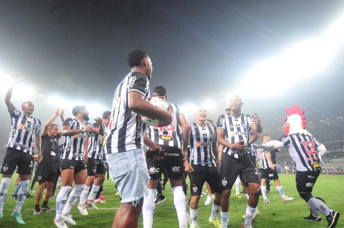 Festa do Atltico no Mineiro pela conquista do tricampeonato mineiro. Galo derrotou o Cruzeiro por 3 a 1 na final nica do estadual. Gols foram de Hulk (2) e Nacho