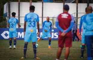 Cruzeiro encerrou preparao para jogo com Palmeiras em treino fechado na Toca da Raposa II