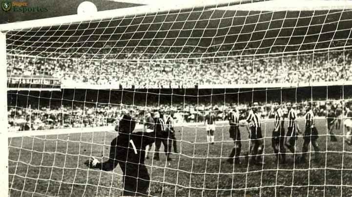 O Galo liderava o Estadual, e a vitória no clássico, pela antepenúltima rodada, praticamente o deixaria com o título nas mãos. A equipe do técnico Fleitas Solich fez 3 a 0 aos 15min do segundo tempo. O Cruzeiro já havia perdido Tostão, contundido, e Procópio, expulso, mas logo iniciou a reação. Natal marcou duas vezes e Piazza, de pênalti, empatou aos 30min. No fim, Zé Carlos quase virou, mas o empate serviu para embalar a equipe até a conquista do Estadual, numa melhor-de-três no início de 1968.