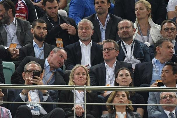 Arsenal e Chelsea se enfrentaram nesta tera-feira, diante de milhares de torcedores no Estdio Olmpico de Baku