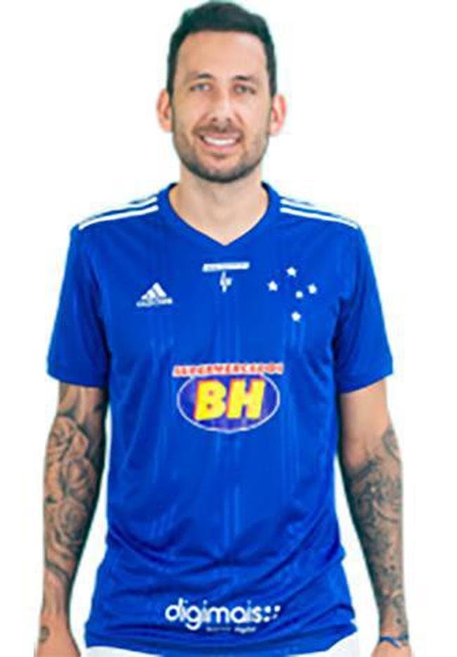 Ariel Cabral, volante