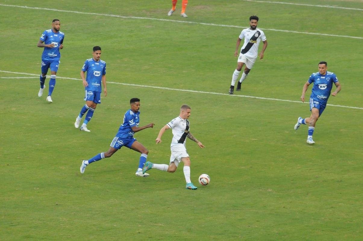 Fotos do jogo entre Cruzeiro e Ponte Preta, no Mineiro, em Belo Horizonte, pela 13 rodada da Srie B do Brasileiro