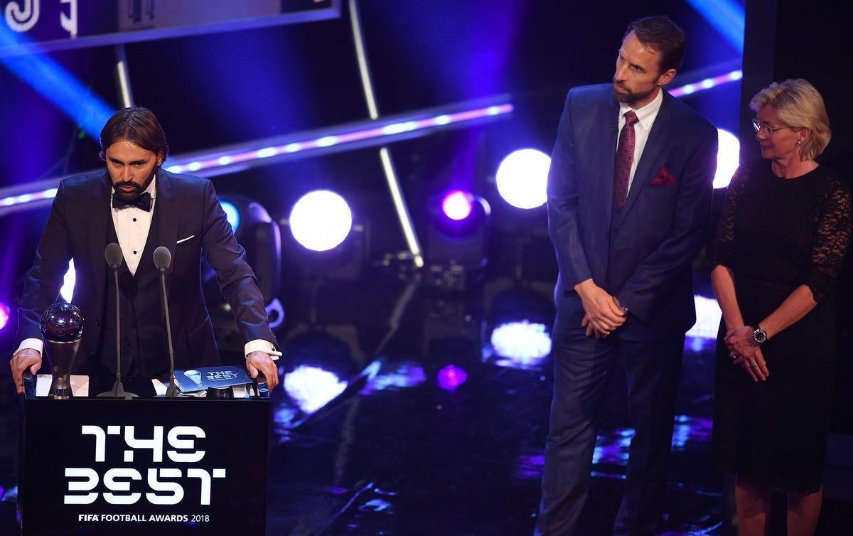 Melhor tcnico de futebol feminino - Reynald Pedros, tcnico da Seleo Francesa,  eleito o melhor da temporada.

