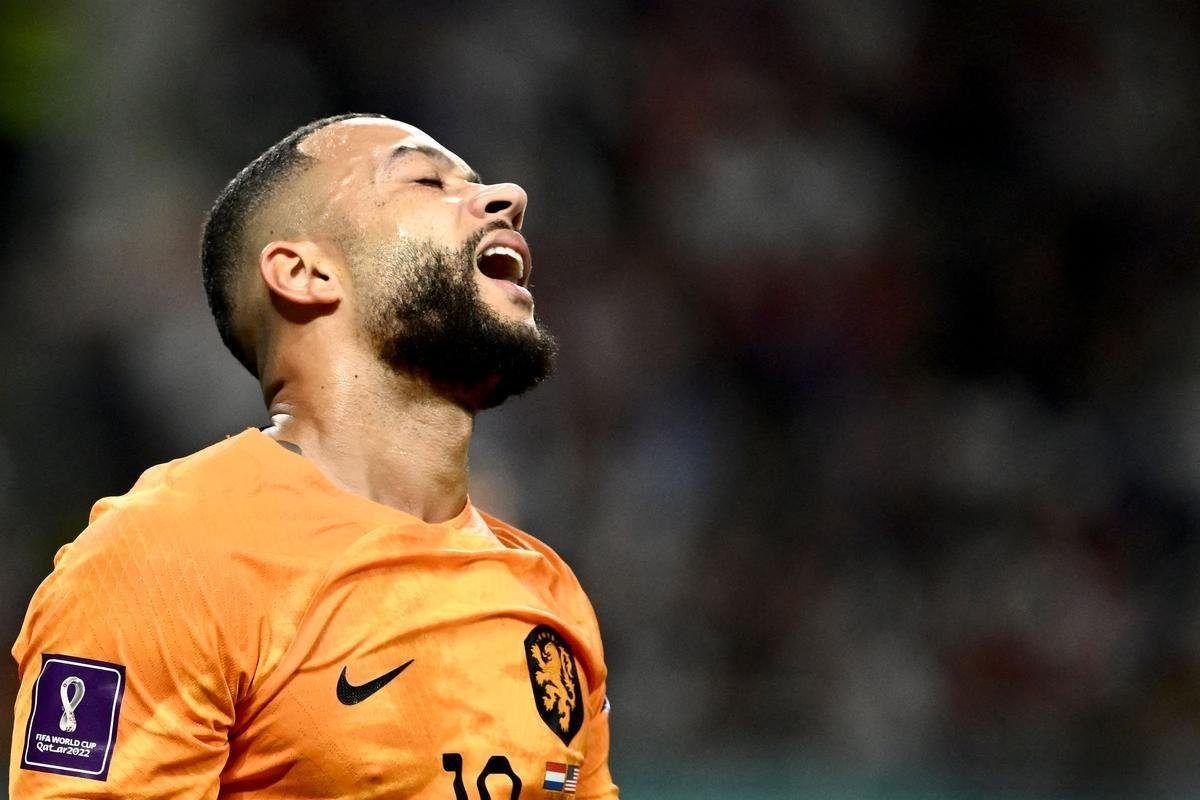 Lances do jogo entre Holanda e Estados Unidos pelas oitavas de final da Copa do Mundo.