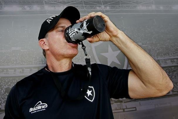 Fotos da vitória do Botafogo sobre o Atlético, por 2 a 1, no Engenhão, pela 18ª rodada do Brasileiro