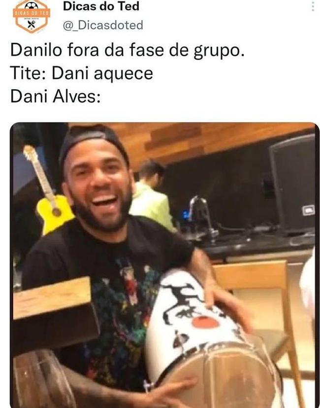 Com a lesão de Danilo, Daniel Alves é cotado para ser titular da lateral direita