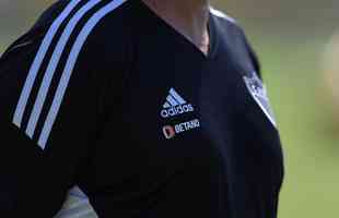 Atlético treina pela primeira vez com uniforme da Adidas; veja fotos