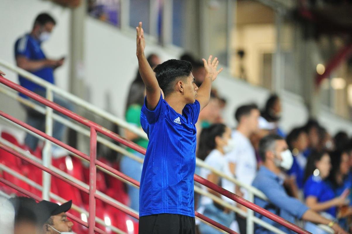 Imagens de Cruzeiro x Operrio, na Arena do Jacar, em Sete Lagoas, pela 24 rodada da Srie B