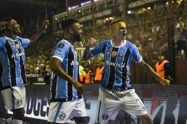 Grmio vence Lans de novo na Argentina e conquista o tri da Copa Libertadores