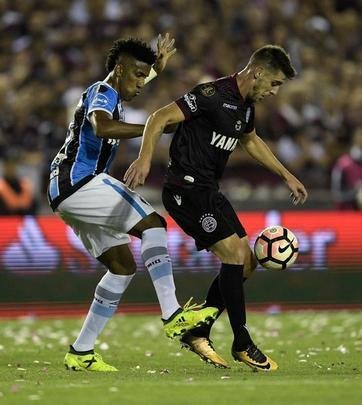 Grmio vence Lans de novo na Argentina e conquista o tri da Copa Libertadores