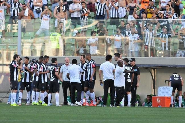 Imagens do segundo tempo da partida no Independ�ncia, que teve at� intervalo t�cnico por conta do calor