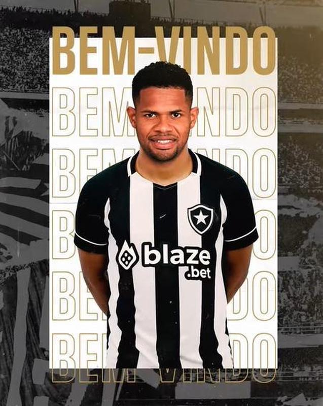 Botafogo contratou o atacante Jnior Santos
