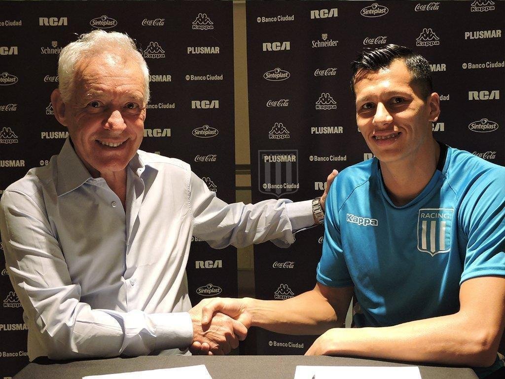 Leonardo Sigali - zagueiro se transferiu do Dnamo Zagreb para o Racing