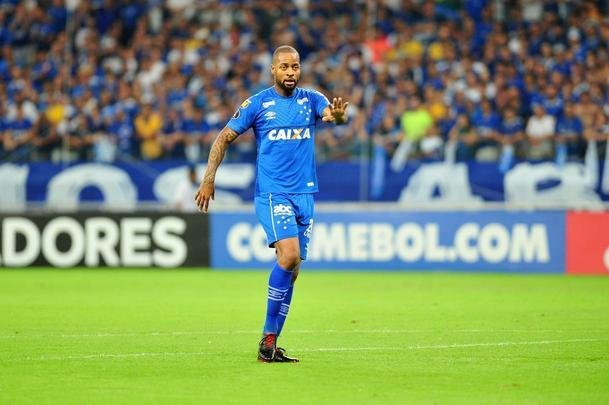 Um dos grandes jogadores do Cruzeiro na temporada, Dedé voltou de nova recuperação de cirurgia e conseguiu recuperar espaço até na Seleção Brasileira. Titular absoluto da zaga celeste, foi fundamental na conquista da Copa do Brasil. O camisa 26 marcou três gols e deu uma assistência.