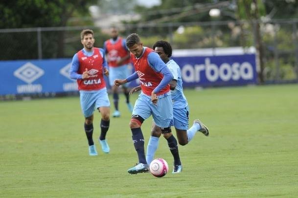Com gols de Judivan e Rafael Sobis, Cruzeiro venceu Betinense por 2 a 0 em jogo-treino
