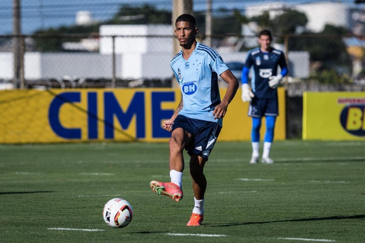Imagens do treino do Cruzeiro nesta sexta-feira (22 de dezembro), na Toca da Raposa II