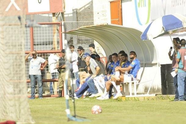 Cruzeiro abriu 2 a 1 no primeiro tempo, com gols de Raniel e Robinho; Alemo descontou para o Guarani