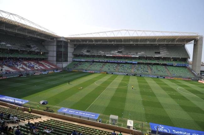 Torcida do Cruzeiro chega ao Independncia para o primeiro jogo com pblico no estdio durante a pandemia