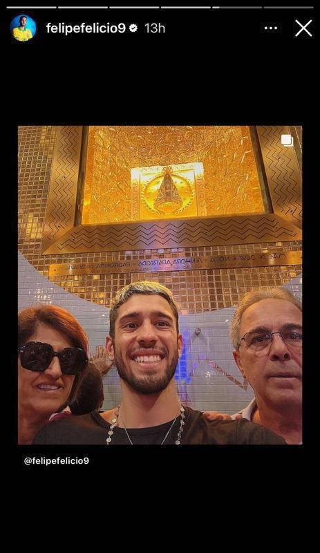 Atacante Felipe Felcio visitou o Santurio Nacional de Nossa Senhora Aparecida, em So Paulo.