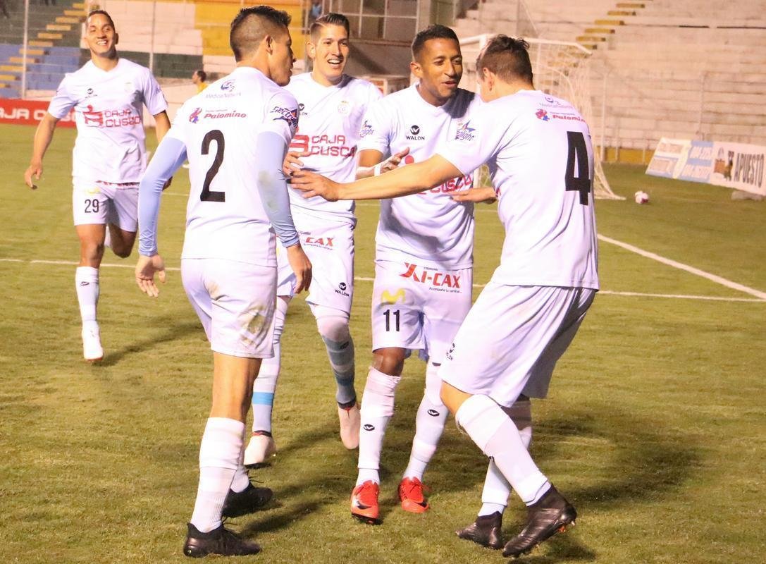 Real Garcilaso - quarto colocado no Campeonato Peruano (primeira fase)