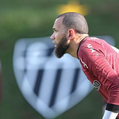 Com Guilherme Arana de volta, Cuca comanda atividade na Cidade do Galo